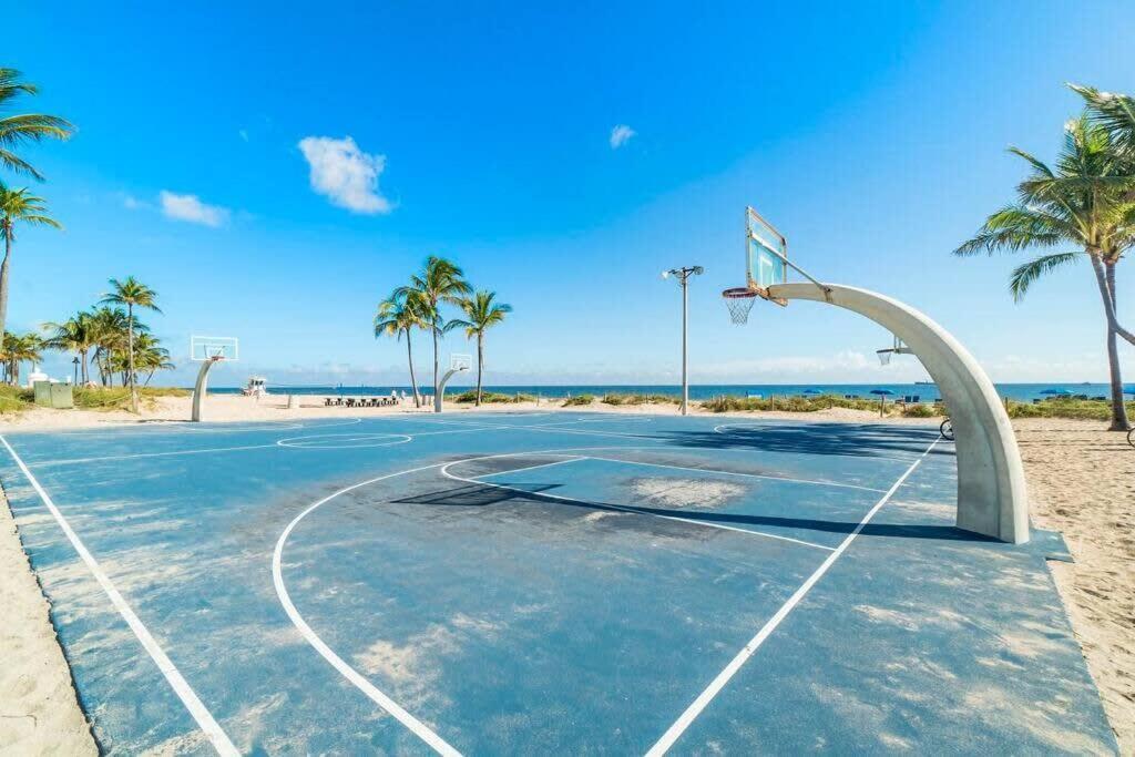 פורט לודרדייל Walk To Las Olas Banyan Room Palm Paradise Inn מראה חיצוני תמונה